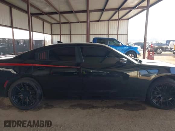 2015 Dodge Charger SXT z VIN 2C3CDXHG7FH914895, wystawiony jako IAAI lot #43253585 z przebiegiem Nie podano mil oraz . Historia ofert i sprzedaży dostępna na DreamBid. Obrazek 13.