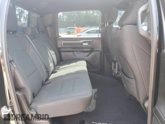 2021 Ram 1500 Big Horn z VIN 1C6RREFT1MN628905, wystawiony jako Copart lot #68542525 z przebiegiem 74 917 mil mil oraz Nie do naprawy • Non repairable. Historia ofert i sprzedaży dostępna na DreamBid. Obrazek 10.