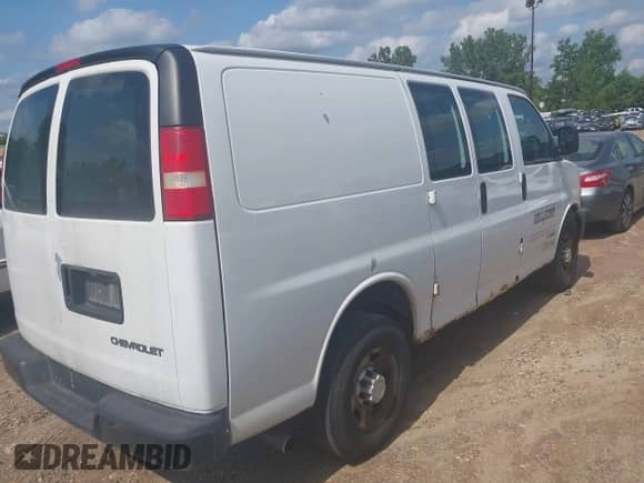 2006 Chevrolet Express Cargo с VIN 1GCGG25VX61236099, выставлен на аукционе IAAI как лот 42869417 с пробегом 139 944 миль миль и . История ставок и продаж доступна на DreamBid. Изображение 4.