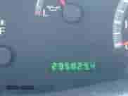 2001 Ford F-150 XL z VIN 1FTRF17W61KA53619, wystawiony jako IAAI lot #43578589 z przebiegiem 295 829 mil mil oraz . Historia ofert i sprzedaży dostępna na DreamBid. Obrazek 4.