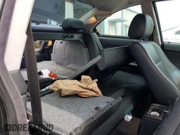 2004 BMW 3 Series 325Ci с VIN WBABD33494PL05598, выставлен на аукционе Copart как лот 84643995 с пробегом 158 847 миль миль и Списание • Salvage title. История ставок и продаж доступна на DreamBid. Изображение 10.