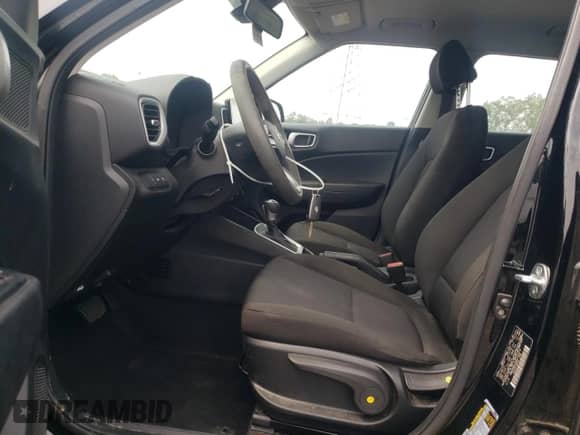 2022 Hyundai Venue SE с VIN KMHRB8A3XNU142473, выставлен на аукционе Copart как лот 67832705 с пробегом 81 772 миль миль и Списание • Salvage title. История ставок и продаж доступна на DreamBid. Изображение 7.