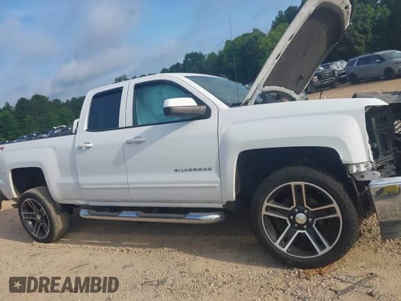 2015 Chevrolet Silverado 1500 LT z VIN 1GCVKREH5FZ400305, wystawiony jako IAAI lot #42626165 z przebiegiem Nie podano mil oraz . Historia ofert i sprzedaży dostępna na DreamBid. Obrazek 13.