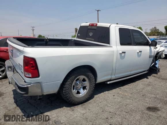 2017 Ram 1500 Big Horn z VIN 1C6RR7GGXHS792416, wystawiony jako Copart lot #67576465 z przebiegiem 63 127 mil mil oraz Szkoda całkowita • Salvage title. Historia ofert i sprzedaży dostępna na DreamBid. Obrazek 3.