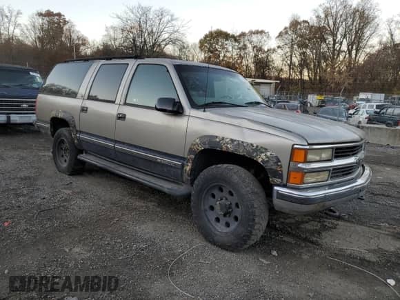 1998 Chevrolet Suburban с VIN 1GNGK26R8WJ342364, выставлен на аукционе Copart как лот 78850424 с пробегом 145 068 миль миль и Списание • Salvage title. История ставок и продаж доступна на DreamBid. Изображение 4.