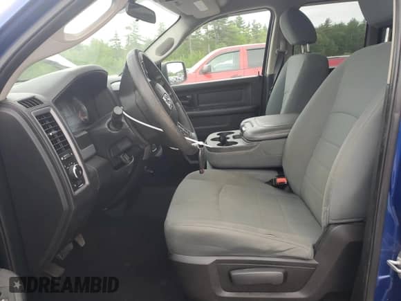 2017 Ram 1500 Express z VIN 1C6RR7FG7HS758855, wystawiony jako Copart lot #58303515 z przebiegiem 93 901 mil mil oraz Szkoda całkowita • Salvage title. Historia ofert i sprzedaży dostępna na DreamBid. Obrazek 7.