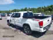 2017 Toyota Tacoma SR5 с VIN 5TFCZ5ANXHX082879, выставлен на аукционе IAAI как лот 42868022 с пробегом 114 120 миль миль и . История ставок и продаж доступна на DreamBid. Изображение 3.