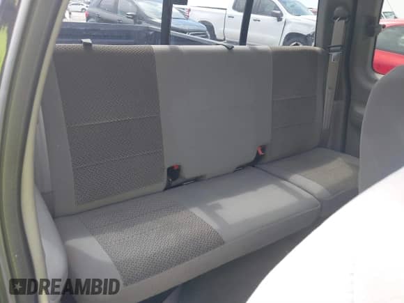 2004 Ford F-150 XL with VIN 2FTRX17W04CA70759, listed as a IAAI auction lot 39207158 with 287,864 mi miles and . Bid and sale history available at DreamBid. Image 8.