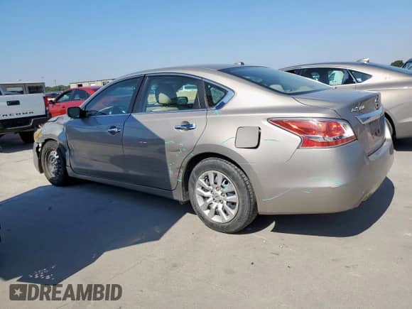 2015 Nissan Altima S with VIN 1N4AL3APXFN322333, listed as a Copart auction lot 82213145 with 130,371 mi miles and Salvage title. Bid and sale history available at DreamBid. Image 2.