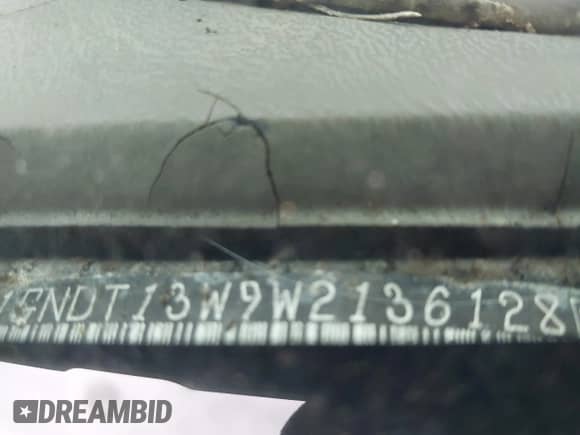 1998 Chevrolet Blazer LS z VIN 1GNDT13W9W2136128, wystawiony jako IAAI lot #43428911 z przebiegiem 190 691 mil mil oraz . Historia ofert i sprzedaży dostępna na DreamBid. Obrazek 16.