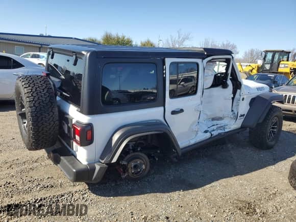 2024 Jeep Wrangler Willys with VIN 1C4RJXDGXRW263627, listed as a Copart auction lot 44067935 with 820 mi miles and Salvage title. Bid and sale history available at DreamBid. Image 3.