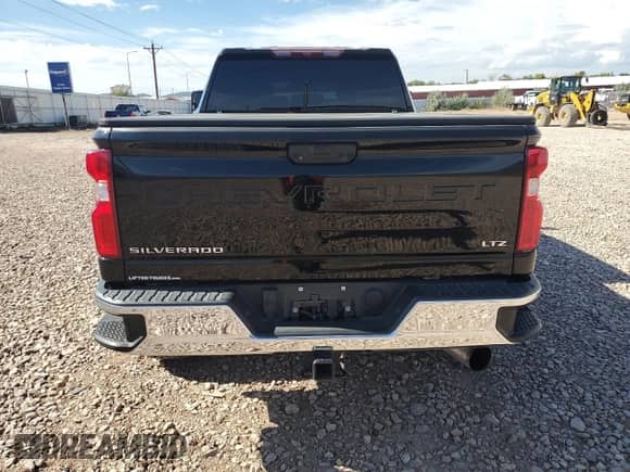 2023 Chevrolet Silverado 2500HD LTZ z VIN 1GC4YPEY4PF107402, wystawiony jako Copart lot #84468265 z przebiegiem 28 256 mil mil oraz Szkoda całkowita • Salvage title. Historia ofert i sprzedaży dostępna na DreamBid. Obrazek 6.
