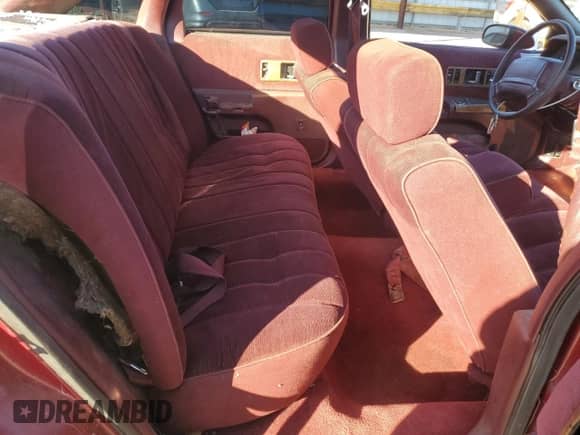 1993 Chevrolet Caprice с VIN 1G1BL53E4PR119639, выставлен на аукционе Copart как лот 84011034 с пробегом 135 110 миль миль и Списание • Salvage title. История ставок и продаж доступна на DreamBid. Изображение 11.