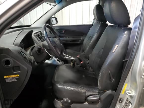 2009 Hyundai Tucson с VIN KM8JN12B19U991155, выставлен на аукционе Copart как лот 83430804 с пробегом 122 989 миль миль и Списание • Salvage title. История ставок и продаж доступна на DreamBid. Изображение 7.