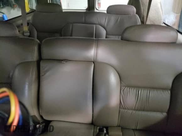 1995 Chevrolet Suburban с VIN 1GNGC26N0SJ357414, выставлен на аукционе Copart как лот 79631544 с пробегом 84 442 миль миль и Списание • Salvage title. История ставок и продаж доступна на DreamBid. Изображение 10.