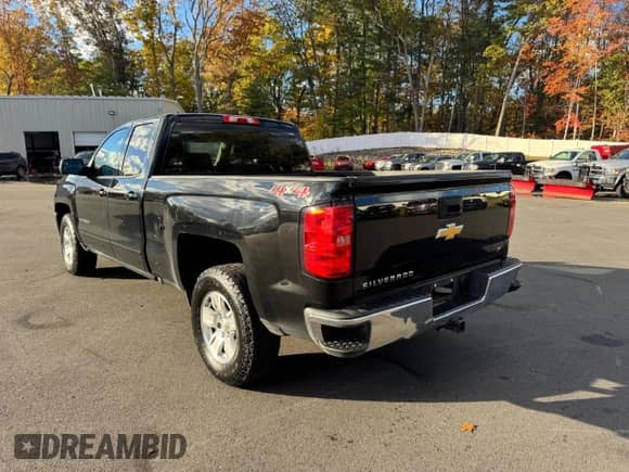 2018 Chevrolet Silverado 1500 LT z VIN 2GCVKRECXJ1104962, wystawiony jako Copart lot #89928955 z przebiegiem 226 307 mil mil oraz Czysty tytuł • Clean title. Historia ofert i sprzedaży dostępna na DreamBid. Obrazek 2.