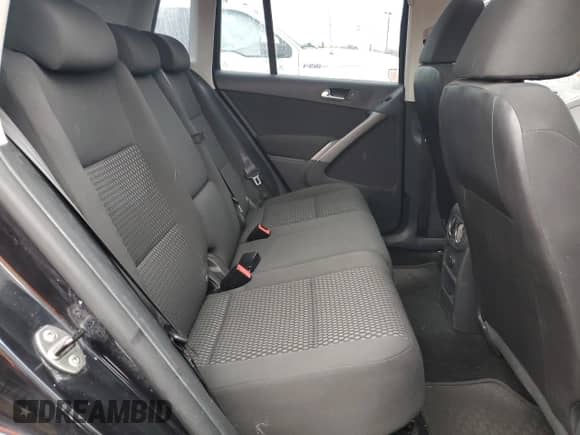 2010 Volkswagen Tiguan S с VIN WVGCV7AX3AW001513, выставлен на аукционе Copart как лот 83395474 с пробегом 147 203 миль миль и Чистый • Clean title. История ставок и продаж доступна на DreamBid. Изображение 11.