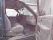 2006 Chevrolet Suburban LT z VIN 3GNFK16Z26G108034, wystawiony jako IAAI lot #41725291 z przebiegiem 202 257 mil mil oraz . Historia ofert i sprzedaży dostępna na DreamBid. Obrazek 5.