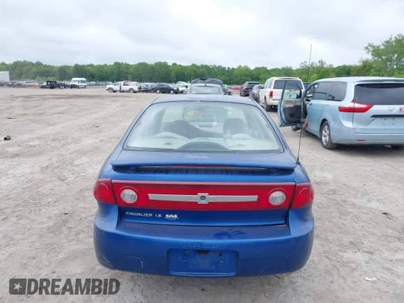 2003 Chevrolet Cavalier LS с VIN 1G1JF52F137140709, выставлен на аукционе IAAI как лот 42355041 с пробегом 150 627 миль миль и . История ставок и продаж доступна на DreamBid. Изображение 16.