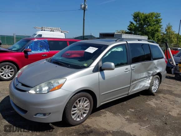2010 Toyota Sienna XLE с VIN 5TDYK4CC3AS293739, выставлен на аукционе IAAI как лот 43270576 с пробегом 119 458 миль миль и . История ставок и продаж доступна на DreamBid. Изображение 17.