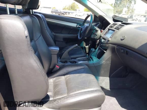 2003 Honda Accord EX z VIN 1HGCM82733A032869, wystawiony jako IAAI lot #42348395 z przebiegiem Nie podano mil oraz . Historia ofert i sprzedaży dostępna na DreamBid. Obrazek 5.