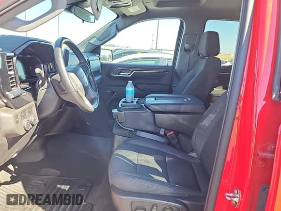 2024 Chevrolet Silverado 1500 LT z VIN 1GCRDDEK1RZ155405, wystawiony jako IAAI lot #43540237 z przebiegiem 50 431 mil mil oraz . Historia ofert i sprzedaży dostępna na DreamBid. Obrazek 36.
