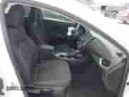 2016 Chevrolet Malibu LT z VIN 1G1ZE5ST0GF322490, wystawiony jako IAAI lot #41209750 z przebiegiem 92 219 mil mil oraz . Historia ofert i sprzedaży dostępna na DreamBid. Obrazek 5.