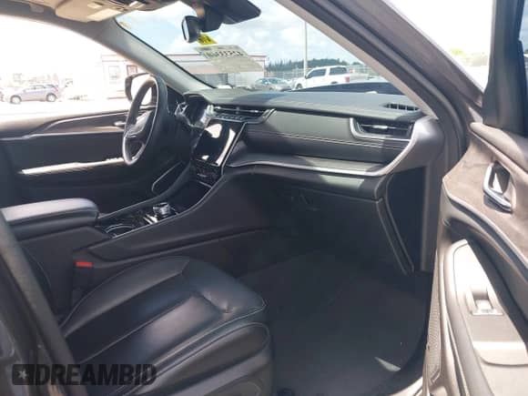 2021 Jeep Grand Cherokee Limited with VIN 1C4RJJBG5M8183603, listed as a IAAI auction lot 42533360 with 32,839 mi miles and . Bid and sale history available at DreamBid. Image 5.