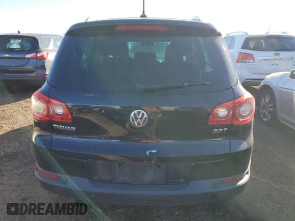 2011 Volkswagen Tiguan SE with VIN WVGAV7AX8BW503216, listed as a Copart auction lot 82094744 with 153,350 mi miles and Clean title. Bid and sale history available at DreamBid. Image 6.