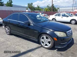 2011 Mercedes-Benz C 300 Sport z VIN WDDGF8BB0BR150169, wystawiony jako IAAI lot #43136774 z przebiegiem 118 327 mil mil oraz . Historia ofert i sprzedaży dostępna na DreamBid. Obrazek 1.