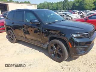 2024 Jeep Grand Cherokee Altitude with VIN 1C4RJHAG2R8570109, listed as a IAAI auction lot 42673412 with 7,124 mi miles and . Bid and sale history available at DreamBid. Image 1.