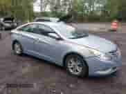 2013 Hyundai Sonata GLS z VIN 5NPEB4ACXDH754709, wystawiony jako IAAI lot #43332793 z przebiegiem 103 011 mil mil oraz . Historia ofert i sprzedaży dostępna na DreamBid. Obrazek 1.