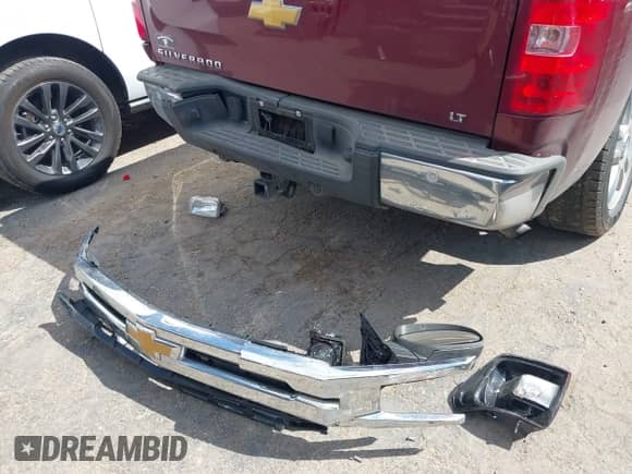 2013 Chevrolet Silverado 1500 LT z VIN 3GCPCSE09DG111674, wystawiony jako IAAI lot #43105228 z przebiegiem 82 000 mil mil oraz . Historia ofert i sprzedaży dostępna na DreamBid. Obrazek 11.