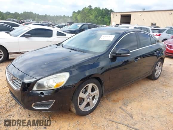 2012 Volvo S60 T5 с VIN YV1622FS9C2041335, выставлен на аукционе IAAI как лот 42697828 с пробегом 141 412 миль миль и . История ставок и продаж доступна на DreamBid. Изображение 2.