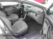 2013 Hyundai Elantra GLS z VIN KMHDH4AE9DU523071, wystawiony jako IAAI lot #43586642 z przebiegiem 176 733 mil mil oraz . Historia ofert i sprzedaży dostępna na DreamBid. Obrazek 5.