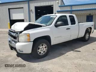 2011 Chevrolet Silverado 1500 LT with VIN 1GCRKSE31BZ370615, listed as a Copart auction lot 71645615 with 145,129 mi miles and Salvage title. Bid and sale history available at DreamBid. Image 1.