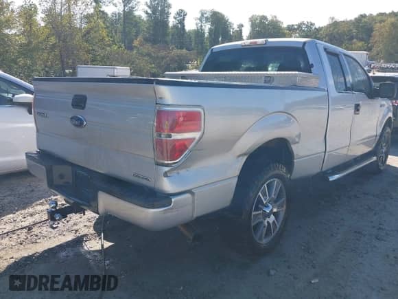2014 Ford F-150 STX с VIN 1FTFX1EF2EKF21709, выставлен на аукционе IAAI как лот 43426858 с пробегом 196 920 миль миль и . История ставок и продаж доступна на DreamBid. Изображение 4.