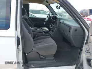 2005 Chevrolet Silverado 1500 LS с VIN 1GCEC19T55Z123621, выставлен на аукционе IAAI как лот 43442155 с пробегом 235 662 миль миль и . История ставок и продаж доступна на DreamBid. Изображение 5.