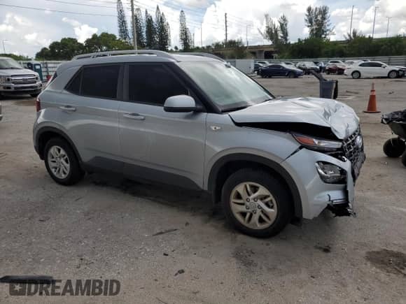 2020 Hyundai Venue SEL с VIN KMHRC8A31LU017582, выставлен на аукционе Copart как лот 71413174 с пробегом 87 714 миль миль и Списание • Salvage title. История ставок и продаж доступна на DreamBid. Изображение 4.