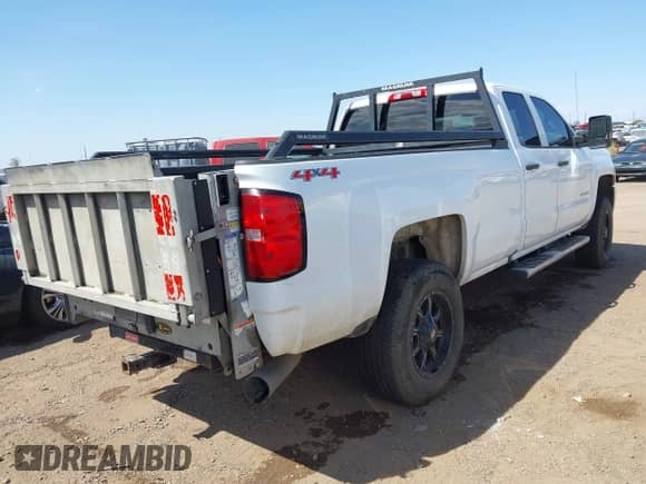 2016 Chevrolet Silverado 2500HD Work Truck z VIN 1GC2KUE84GZ265163, wystawiony jako IAAI lot #42796264 z przebiegiem 239 706 mil mil oraz . Historia ofert i sprzedaży dostępna na DreamBid. Obrazek 4.