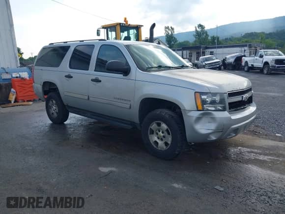 2010 Chevrolet Suburban LS с VIN 1GNUKHE37AR232337, выставлен на аукционе IAAI как лот 42751481 с пробегом 303 570 миль миль и . История ставок и продаж доступна на DreamBid. Изображение 1.