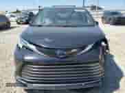 2021 Toyota Sienna Limited z VIN 5TDZSKFC7MS009747, wystawiony jako Copart lot #71240465 z przebiegiem 40 127 mil mil oraz Szkoda całkowita • Salvage title. Historia ofert i sprzedaży dostępna na DreamBid. Obrazek 5.