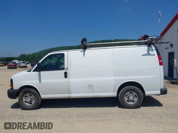 2016 Chevrolet Express Cargo z VIN 1GCWGAFF1G1297856, wystawiony jako IAAI lot #42540588 z przebiegiem 170 515 mil mil oraz . Historia ofert i sprzedaży dostępna na DreamBid. Obrazek 14.