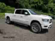 2020 Ram 1500 Laramie z VIN 1C6SRFRT7LN288368, wystawiony jako Copart lot #65631625 z przebiegiem 66 269 mil mil oraz Szkoda całkowita • Salvage title. Historia ofert i sprzedaży dostępna na DreamBid. Obrazek 4.