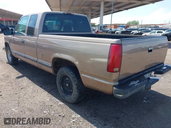 1997 GMC Sierra 1500 с VIN 2GTEC19R3V1547781, выставлен на аукционе IAAI как лот 43078182 с пробегом 202 176 миль миль и . История ставок и продаж доступна на DreamBid. Изображение 3.
