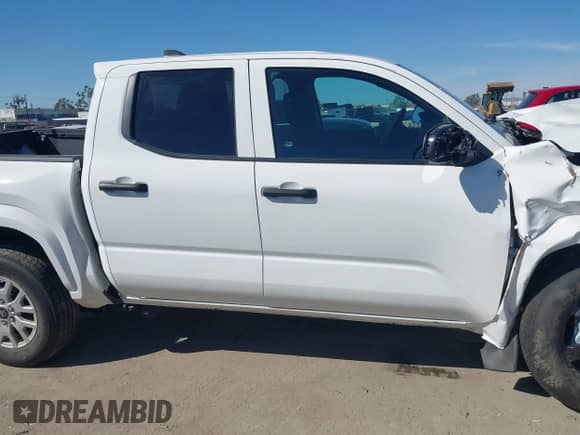 2024 Toyota Tacoma SR с VIN 3TYKD5HN9RT002032, выставлен на аукционе IAAI как лот 41640216 с пробегом 6 144 миль миль и . История ставок и продаж доступна на DreamBid. Изображение 13.