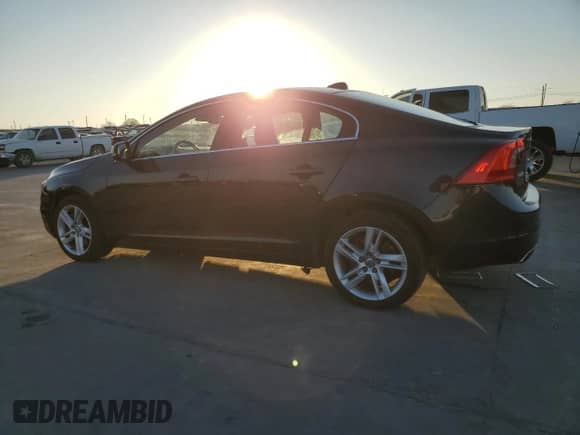 2015 Volvo S60 T5 Platinum с VIN YV1612TM1F1361171, выставлен на аукционе Copart как лот 36642793 с пробегом 58 929 миль миль и . История ставок и продаж доступна на DreamBid. Изображение 2.