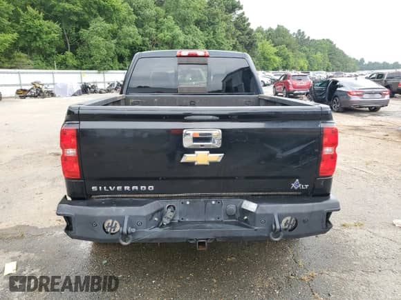 2017 Chevrolet Silverado 1500 LT z VIN 3GCUKREC0HG197682, wystawiony jako Copart lot #65064235 z przebiegiem 179 359 mil mil oraz Nie do naprawy • Non repairable. Historia ofert i sprzedaży dostępna na DreamBid. Obrazek 6.