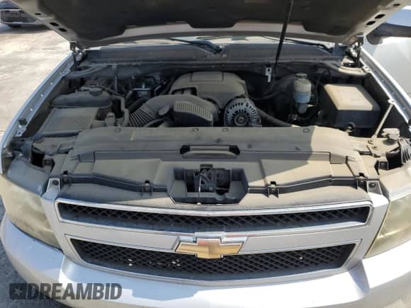 2010 Chevrolet Suburban LT z VIN 1GNUCJE04AR216753, wystawiony jako Copart lot #72060635 z przebiegiem 154 206 mil mil oraz Czysty tytuł • Clean title. Historia ofert i sprzedaży dostępna na DreamBid. Obrazek 12.