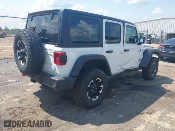 2025 Jeep Wrangler Rubicon with VIN 1C4PJXFN7SW525466, listed as a IAAI auction lot 42950213 with 10,695 mi miles and . Bid and sale history available at DreamBid. Image 4.